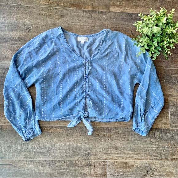 cloth & stone Tops - Cloth & Stone long sleeve button up tie front Boho Western Crop Denim Top Small
